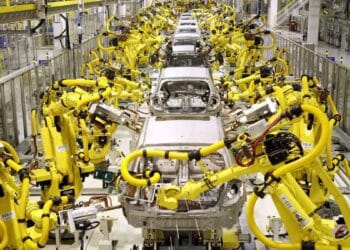 Fábrica de automóviles en producción tras la alerta europea por fallos en frenos, airbags y riesgo de incendio en BMW, Kia, Polestar, Volkswagen y Volvo