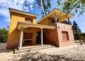 Casa unifamiliar en venta por CaixaBank, con 233 metros cuadrados y precio inferior a 40,000 euros.