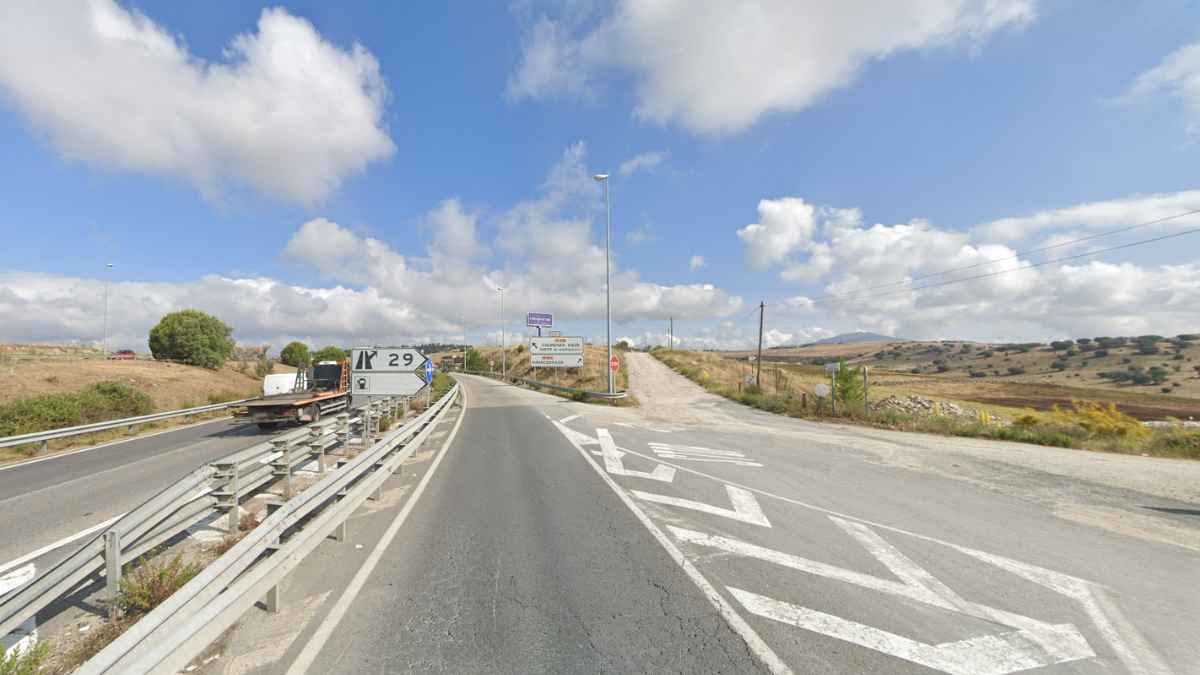 Desvío en la carretera M-607 hacia Colmenar Viejo debido a obras, afectando el acceso y las líneas de autobús.