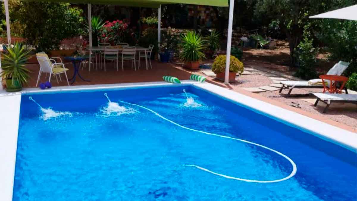 Casa unifamiliar en venta por CaixaBank, con 233 metros cuadrados y precio inferior a 40,000 euros