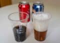 Copa de Coca-Cola Zero y cerveza tostada 0,0, comparadas por su impacto en el peso según una nutricionista