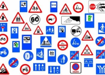 Collage de las nuevas señales de tráfico de la DGT que entran en vigor el 1 de julio de 2025.