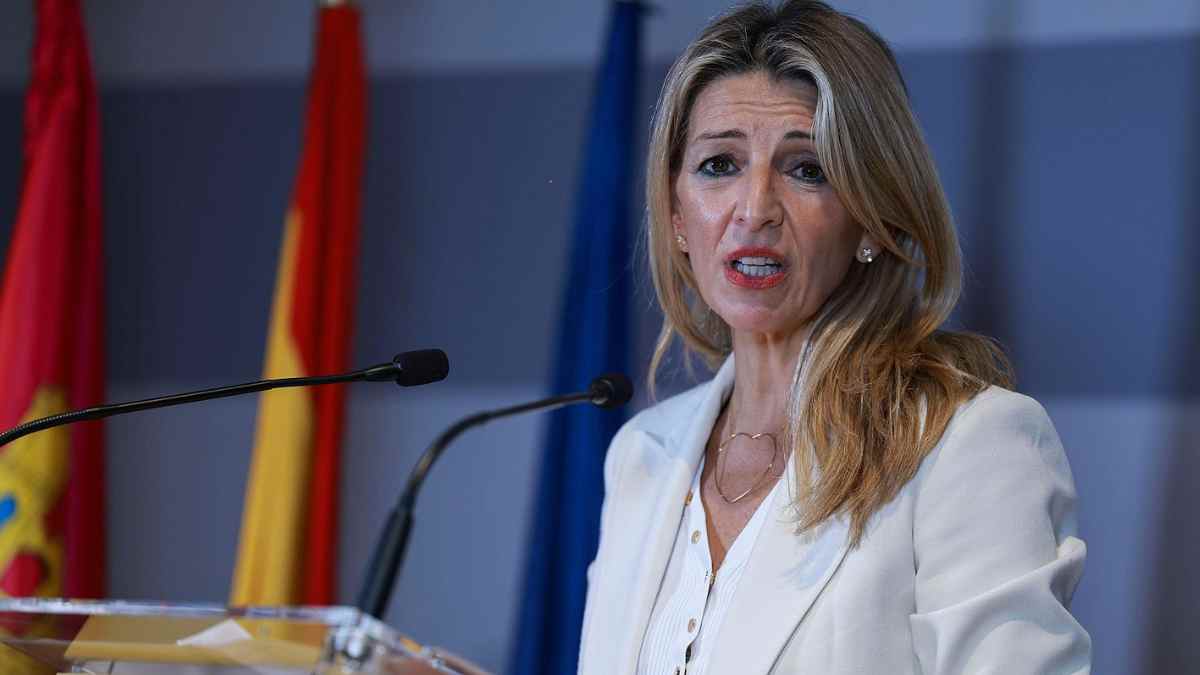 Rueda de prensa del Ministerio de Trabajo: permisos laborales por ola de calor en España 2025.