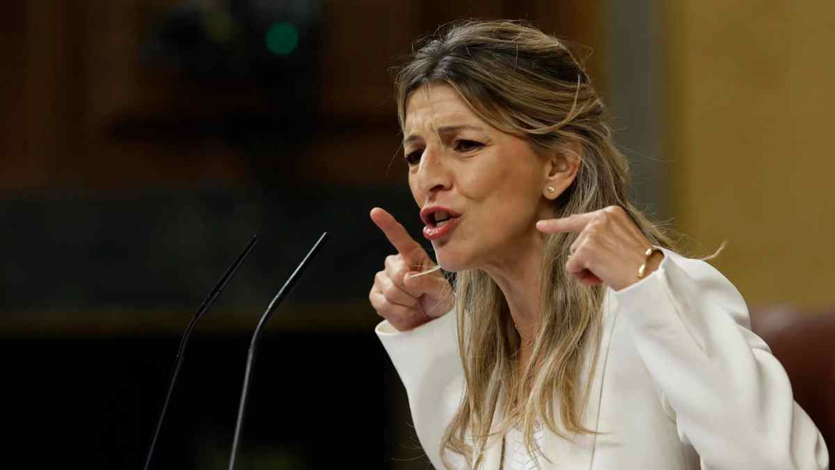 Yolanda Díaz defiende extincion de contrato con indemnizacion y paro según estatuto trabajadores.
