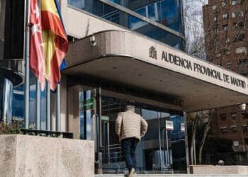 Fachada de la Audiencia Provincial de Madrid, donde la Fiscalía pide cárcel a un investigador por desviar fondos oncológicos.