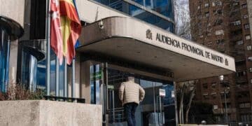 Fachada de la Audiencia Provincial de Madrid, donde la Fiscalía pide cárcel a un investigador por desviar fondos oncológicos.