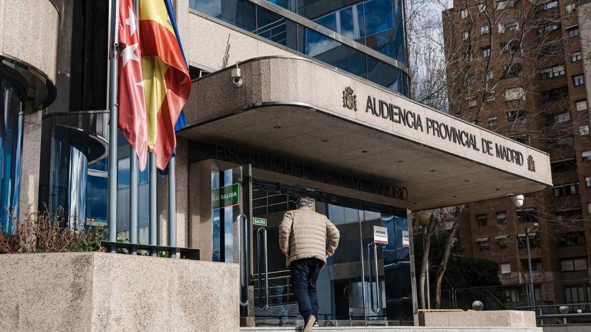 Fachada de la Audiencia Provincial de Madrid, donde la Fiscalía pide cárcel a un investigador por desviar fondos oncológicos.