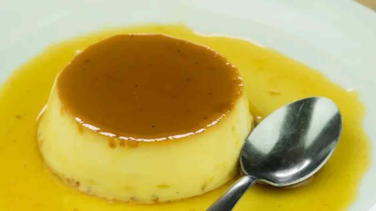 flan de huevo casero sin grumos con caramelo perfecto y textura lisa.