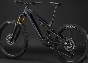 Bicicleta eléctrica Commencal con motor potente Avinox M1