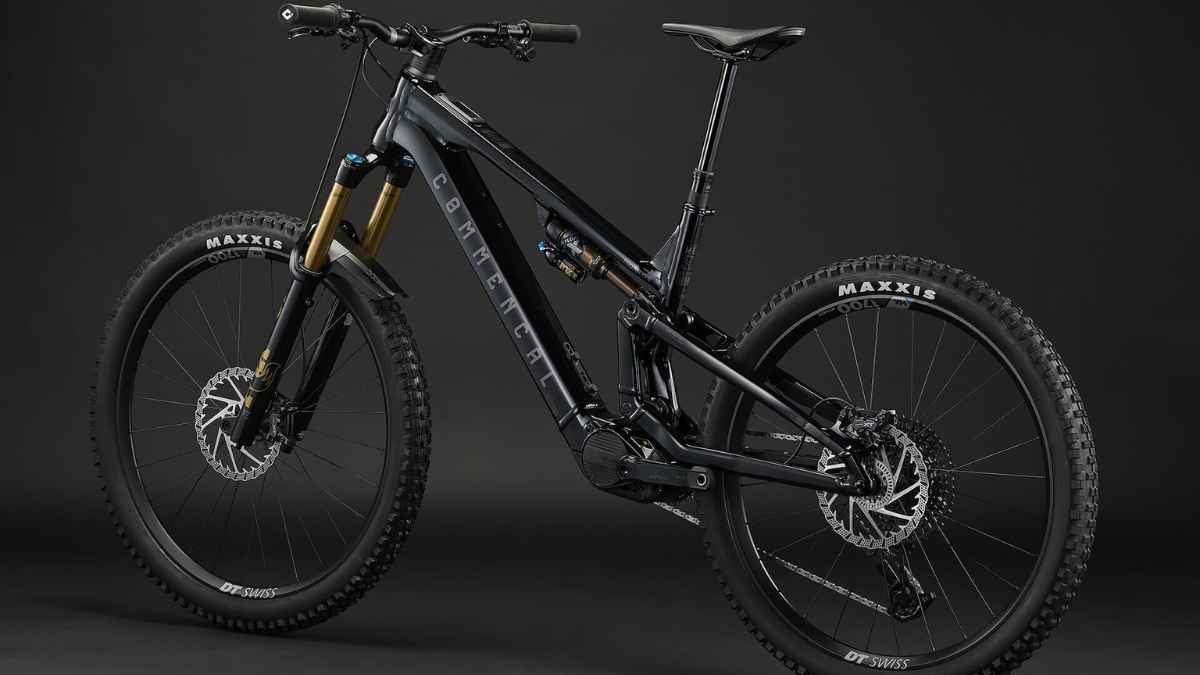 Bicicleta eléctrica Commencal con motor potente Avinox M1