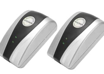 Dispositivo PowerSaver enchufado, anunciado como ahorrador de energía, cuestionado por la OCU.