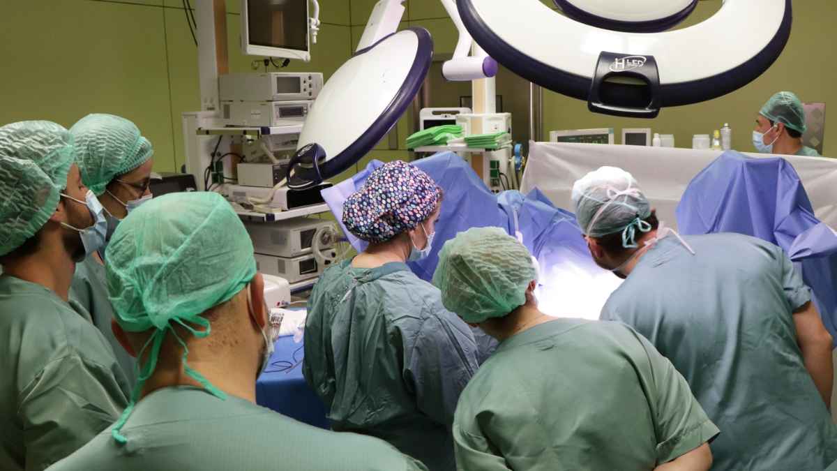Cirugía en hospital privado tras retraso en operación por lista de espera del SAS en Andalucía