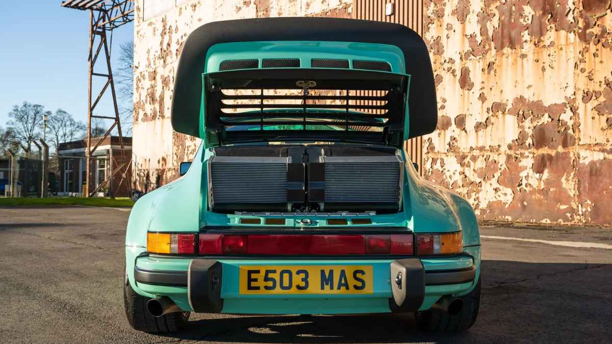 Porsche 911 con motor de F1 usado por Alain Prost en 1987, preparado para la subasta de Monterrey.