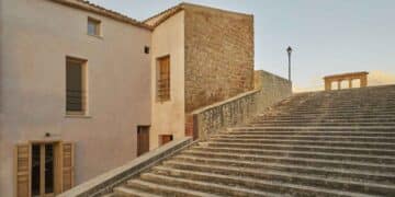 Casa reformada convertida en vivienda de lujo tras ser comprada por solo 1 euro