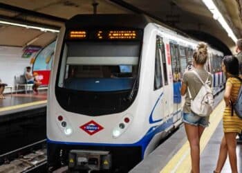 Tren del Metro de Madrid reforzando las líneas 3, 5 y 12 por las obras en la ciudad.
