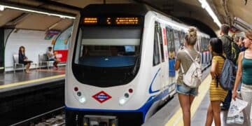 Tren del Metro de Madrid reforzando las líneas 3, 5 y 12 por las obras en la ciudad.