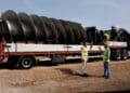 Tornillo de Arquímedes en camión en Burriana, Castellón, durante su instalación para prevenir inundaciones