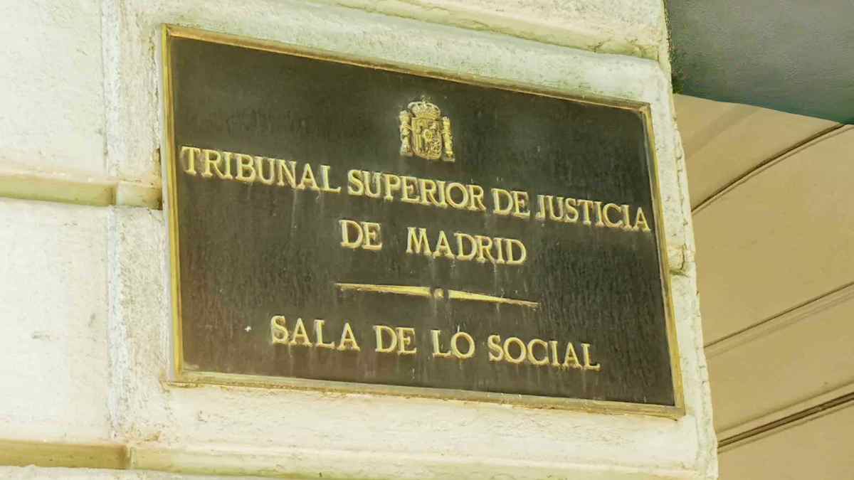 Placa del Tribunal Superior de Justicia de Madrid TSJM Sala de lo Social que anuló convenio empleados públicos.