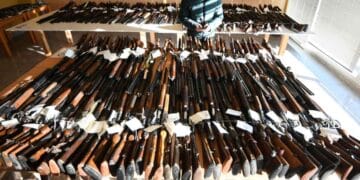 Gran cantidad de armas de fuego decomisadas por la Guardia Civil en una intervención