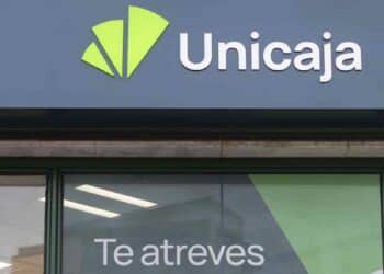 sucursal unicaja banco en vigo clausula suelo devuelta 28000 euros.