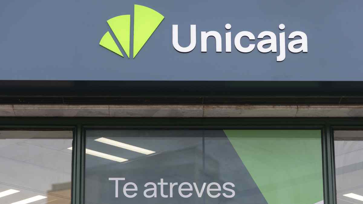 sucursal unicaja banco en vigo clausula suelo devuelta 28000 euros.