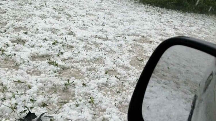 Granizada intensa en España tras tormenta con alerta de AEMET.