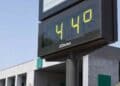 Termómetro en la calle marcando 44 grados durante la ola de calor en Madrid.