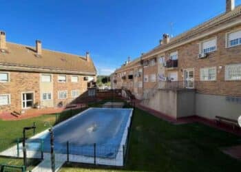Pisos en alquiler cerca de Madrid con piscina comunitaria.