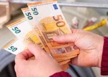 Autónomos pensionistas cobrando pagas extra en 2025.