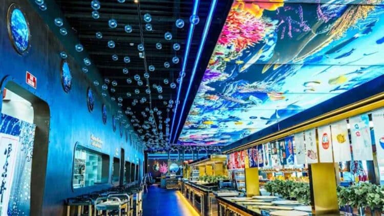Buffet libre Pacífico en Alcorcón con decoración marina y más de 200 platos de marisco, sushi y parrilla.