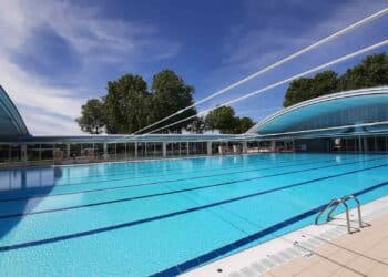 Piscina olímpica del complejo municipal Fermín Cacho en Fuenlabrada.
