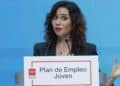 Presidenta de la Comunidad de Madrid presentando el Plan de Empleo Joven con cheques de formación de 1.500 euros.