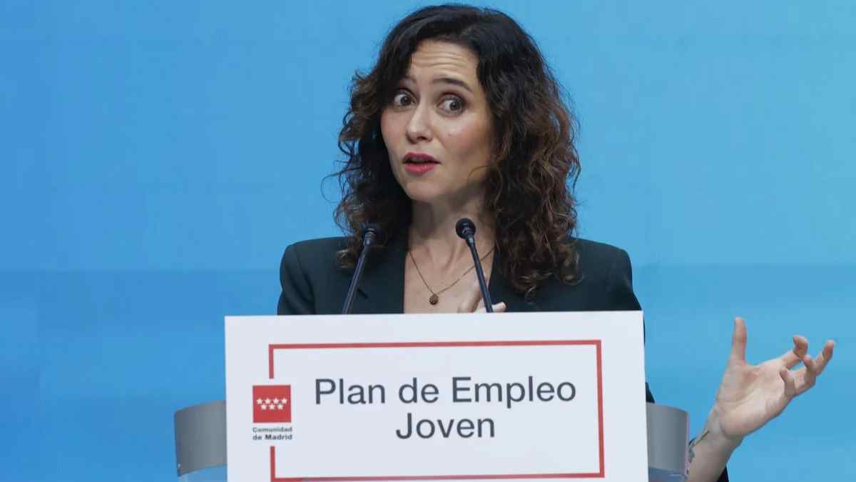 Presidenta de la Comunidad de Madrid presentando el Plan de Empleo Joven con cheques de formación de 1.500 euros.
