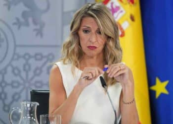 Yolanda Díaz presenta complemento para cobrar paro.