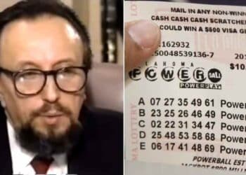 Stefan Mandel junto a un boleto de lotería Powerball con el que ganó millones aplicando su fórmula matemática.