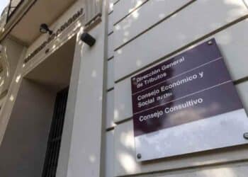 Fachada de la Dirección General de Tributos en España.