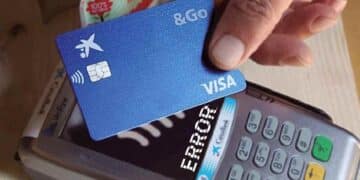 Tarjeta de crédito bloqueada por Hacienda a contribuyentes en lista de morosos.