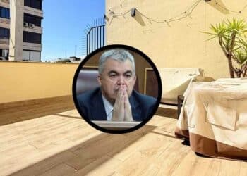 Ático en alquiler en Chamberí donde vivió Santos Cerdán por 3.000 euros mensuales.