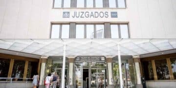 Fachada de los Juzgados de Plaza de Castilla en Madrid, sede de la sentencia que anula la rebaja de discapacidad a una trabajadora.
