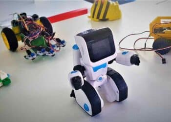 Robot educativo y kits de robótica en colegios de Madrid con el programa Código Escuela 4.0.