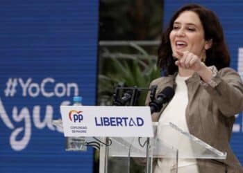 Presidenta de la Comunidad de Madrid anuncia ayudas de 12000 euros y 500 euros al mes para madres menores de 30 años.