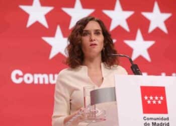 Rueda de prensa sobre becas de FP en Madrid: ayudas a academias privadas y rentas de hasta 144.000 euros.
