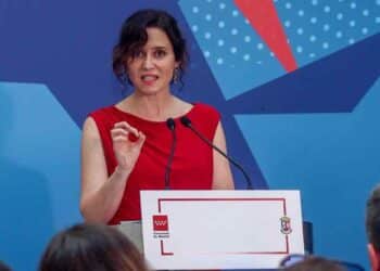 Presidenta de la Comunidad de Madrid pide donaciones urgentes de sangre antes del puente del 15 de agosto.