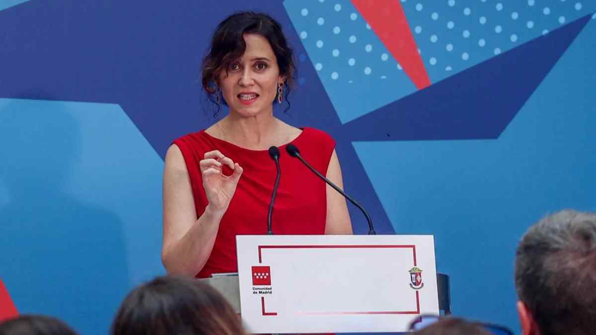 Presidenta de la Comunidad de Madrid pide donaciones urgentes de sangre antes del puente del 15 de agosto.