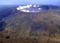 Cráter del volcán Tambora en Indonesia, cuya erupción provocó el verano frío de 1816 en Madrid.