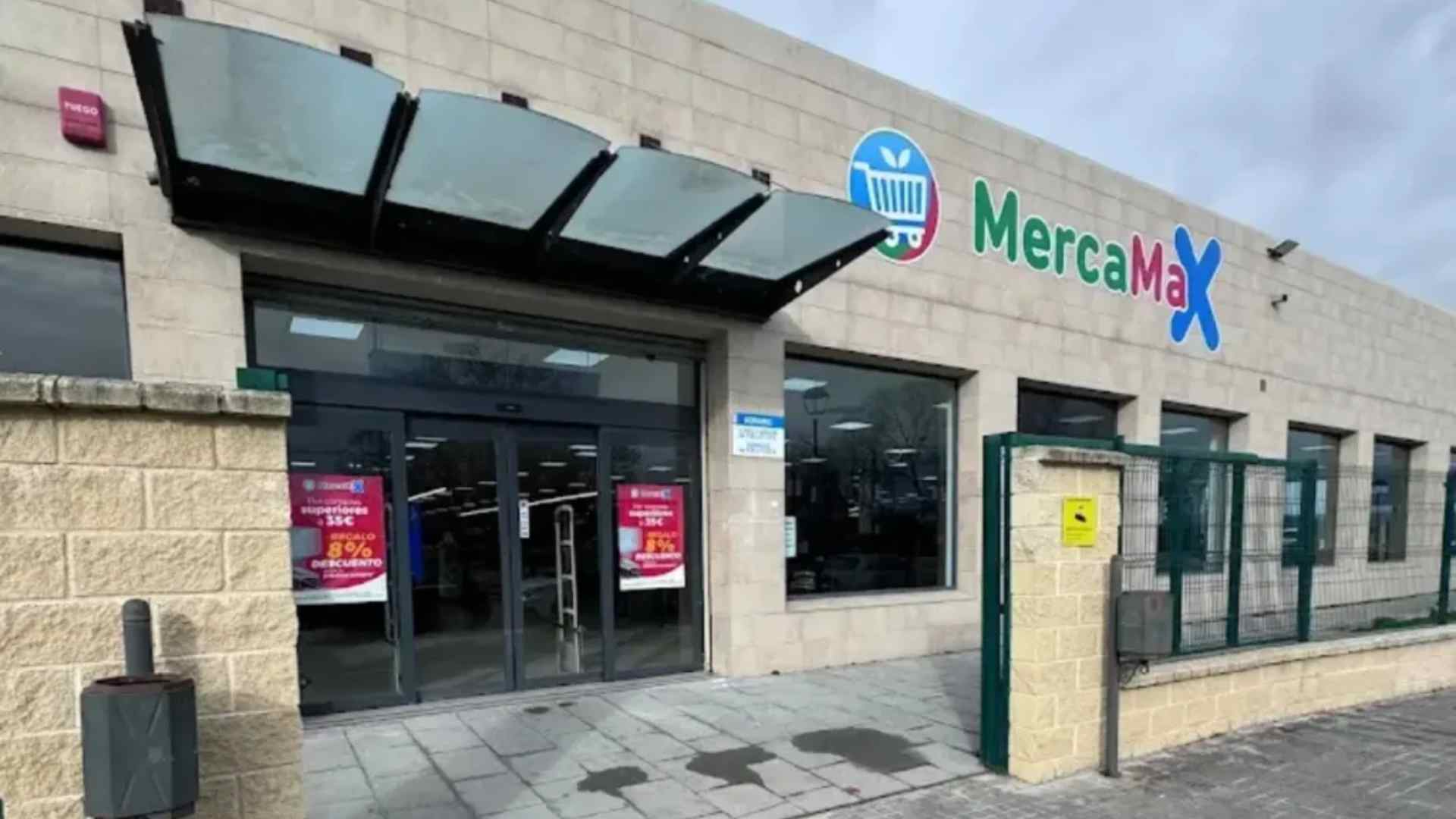 Fachada del supermercado Mercamax en Griñón, Madrid.