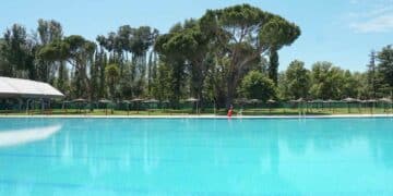 Piscina olímpica del Club Somontes junto al Monte de El Pardo abierta al público.