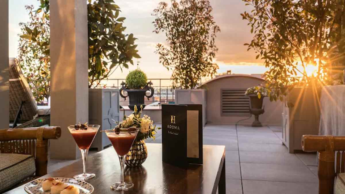 terraza rooftop elegante para cenar en Madrid en el Heritage durante el puente de agosto.