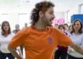 Personas mayores en talleres gratuitos del curso 2025-2026 en Tetuán.