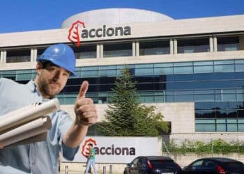 Operarios de producción en Acciona Torrejón de Ardoz con jornada reducida de 35 horas semanales.